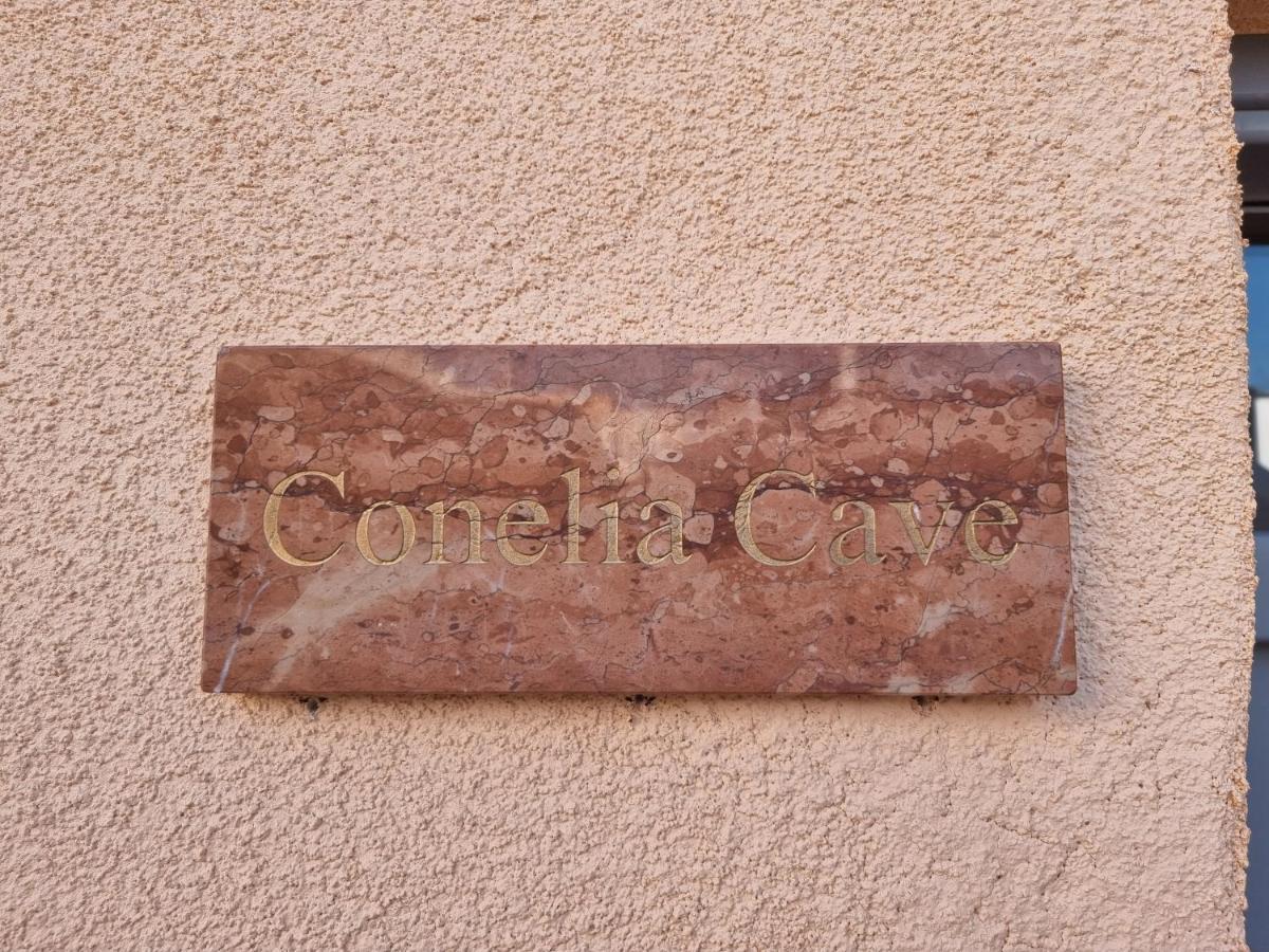 M Residence Santorini Conelia Cave Фира Екстериор снимка